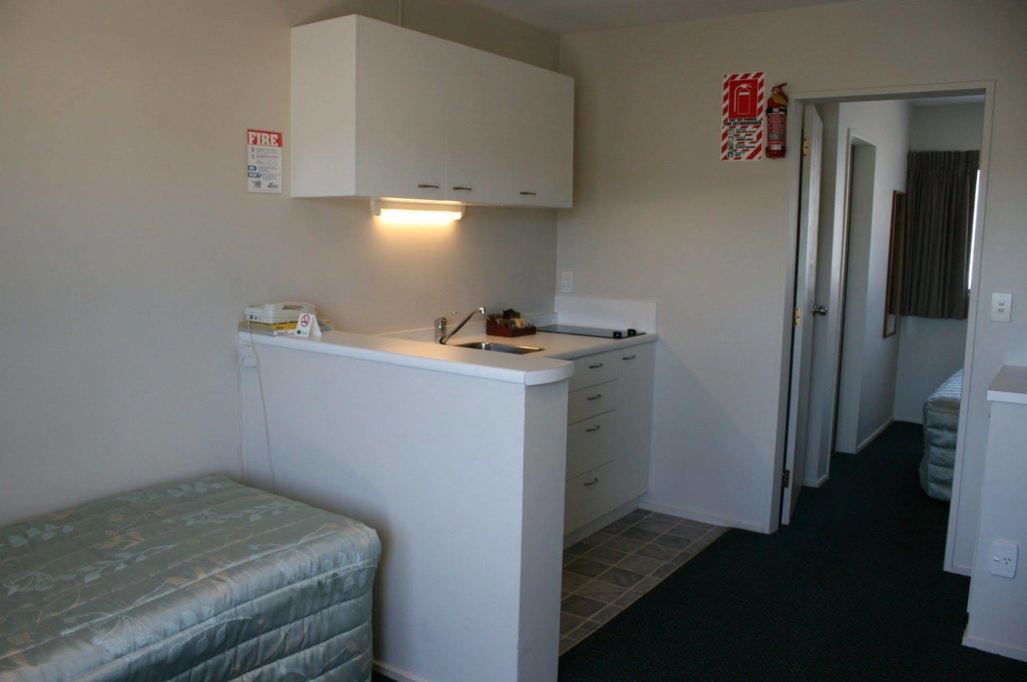 88 Wallace Court Motel Веллінгтон Екстер'єр фото